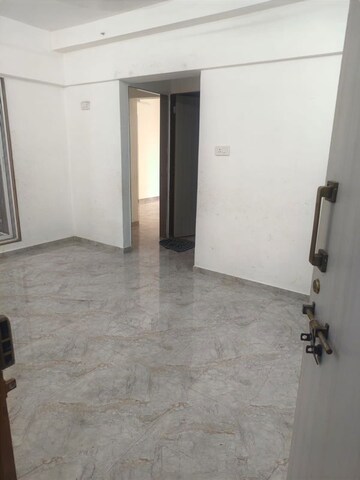 Room in 1 BHK Apartment at Shraddha Privilege, Kannamwar Nagar – for Rent