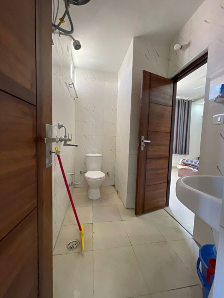 Bathroom, sbp-gateway-of-dreams 2 Bedroom 1250 Sq.Ft. Apartment In Dhakoli Zirakpur 9946317