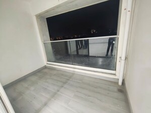 Room in 3 BHK Apartment at Space Paramount Tower, Kondhwa – for Sale