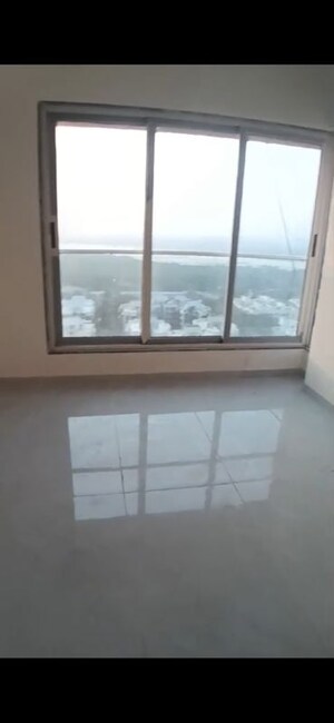Room in 2.5 BHK Apartment at Bharat Arize, Goregaon West – for Rent