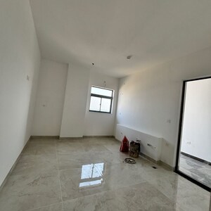 Room in 4 BHK Apartment at Shalimar One World Belvedere Court 3, Malesemau – for Sale