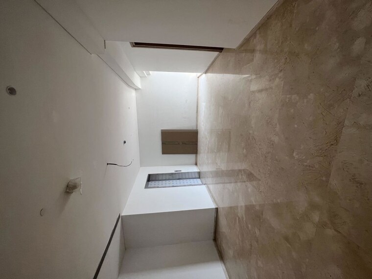 Bathroom, rustomjee-crown-phase-2 5 Bedroom 3090 Sq.Ft. Apartment In Prabhadevi Mumbai 9946341