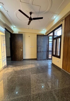 Room in 2 BHK Apartment at Palm Residency Chhatarpur, Rajpur Khurd Extension – for Rent