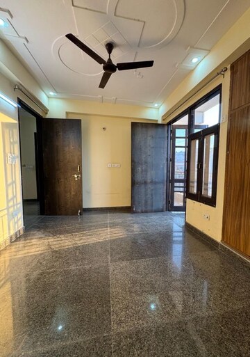 Room in 2 BHK Apartment at Palm Residency Chhatarpur, Rajpur Khurd Extension – for Rent