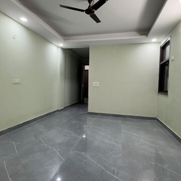 Room in 2 BHK Builder Floor at Palm Residency Chhatarpur, Rajpur Khurd Extension – for Rent