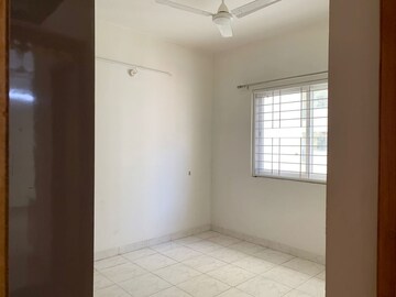 Room in 2 BHK Apartment at Mantri Celestia, Gachibowli – for Rent