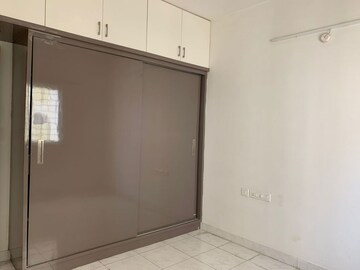 Room in 2 BHK Apartment at Mantri Celestia, Gachibowli – for Rent