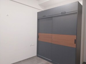 Furnished Amenities in 2 BHK Apartment at Piramal Aranya Arav, Byculla – for Rent