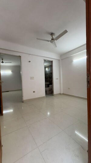 Room in 2 BHK Apartment at Palm Residency Chhatarpur, Rajpur Khurd Extension – for Rent