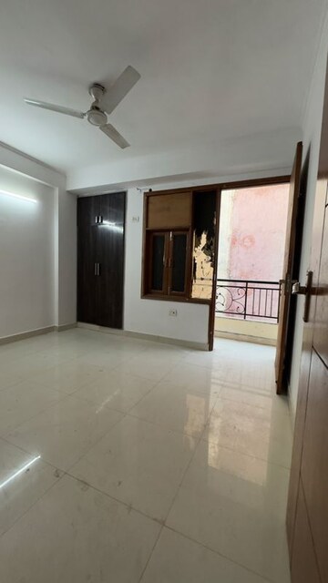 Room in 2 BHK Apartment at Palm Residency Chhatarpur, Rajpur Khurd Extension – for Rent