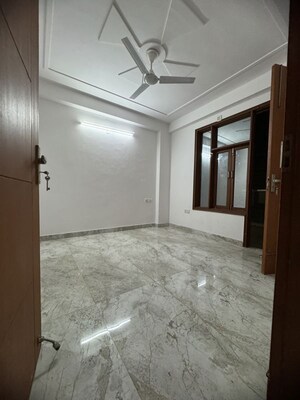Room in 2 BHK Builder Floor at Palm Residency Chhatarpur, Rajpur Khurd Extension – for Rent