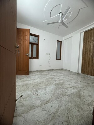 Room in 2 BHK Builder Floor at Palm Residency Chhatarpur, Rajpur Khurd Extension – for Rent
