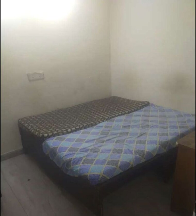 Bedroom, sector 37 1 Bedroom 750 Sq.Ft. Builder Floor In Sector 37 Chandigarh 9946461