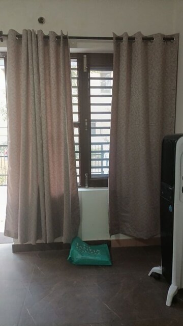 Building Lobby in 1 BHK Builder Floor at Sector 37 – for Rent