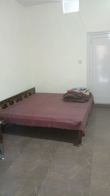 1 BHK Builder Floor For Rent in Sector 37