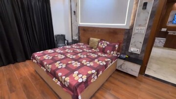 Bedroom in 6+ BHK Villa at Sector 4 Wave City – for Sale