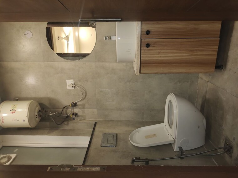 Bathroom, east of kailash 3 Bedroom 1200 Sq.Ft. Builder Floor In East Of Kailash Delhi 9946469