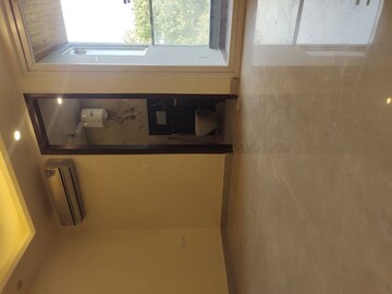 Furnished Amenities in 3 BHK Builder Floor at East Of Kailash – for Rent