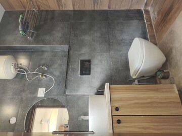 Furnished Amenities in 3 BHK Builder Floor at East Of Kailash – for Rent