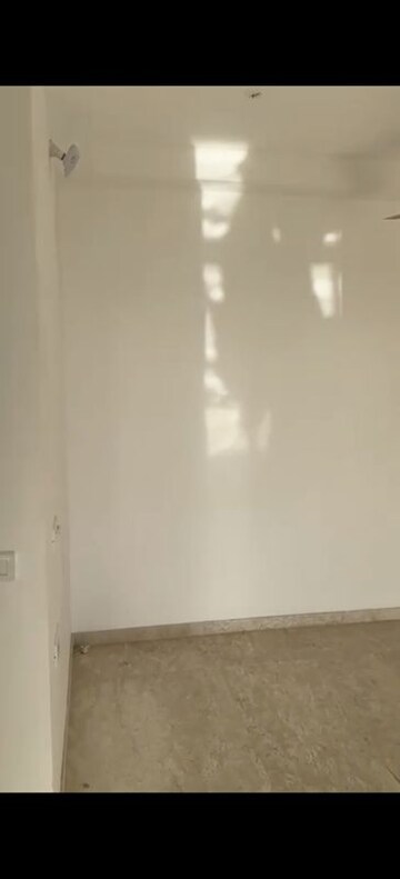 Room in 2 BHK Apartment at Hiranandani Delanna, Ghodbunder Road – for Rent