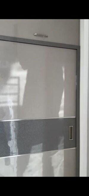 Furnished Amenities in 2 BHK Apartment at Hiranandani Delanna, Ghodbunder Road – for Rent