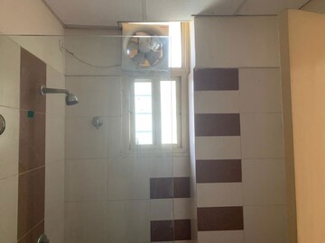 Bathroom in 4 BHK Apartment at Eldeco Elegance, Gomti Nagar – for Rent