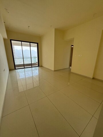 Room in 3 BHK Apartment at Prestige Siesta, Mulund West – for Sale