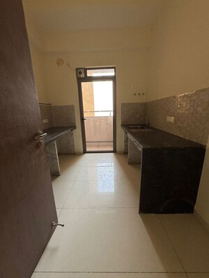 Room in 3 BHK Apartment at Prestige Siesta, Mulund West – for Sale