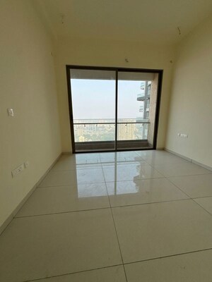 Room in 3 BHK Apartment at Prestige Siesta, Mulund West – for Sale