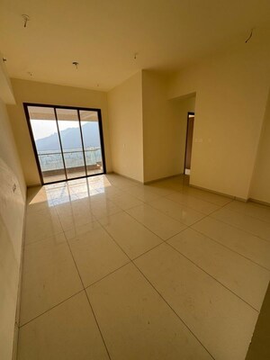 Room in 3 BHK Apartment at Prestige Siesta, Mulund West – for Sale