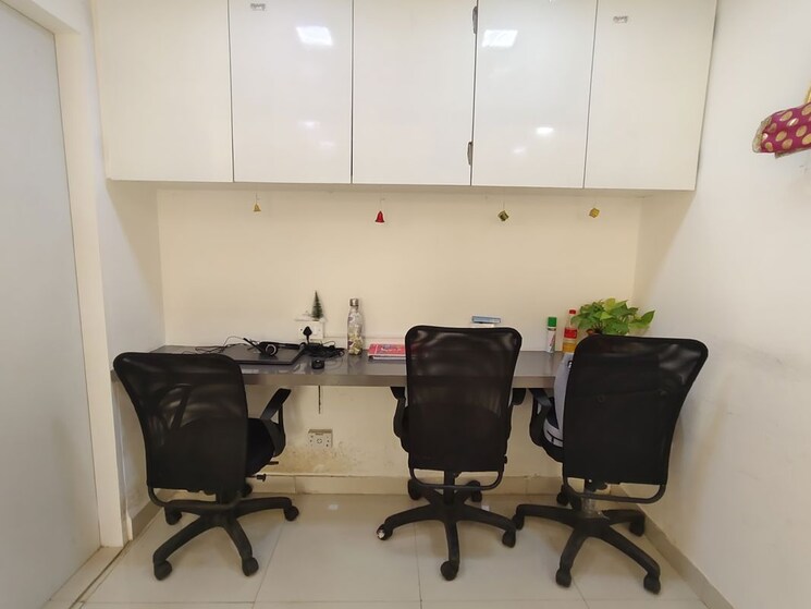 Team Area, knox-plaza Commercial Office Space 700 Sq.Ft. In Malad West Mumbai 9946499