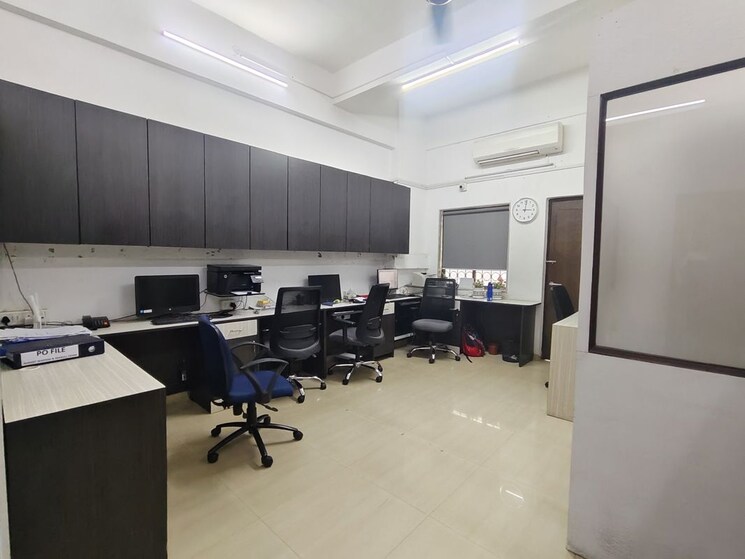 Team Area, knox-plaza Commercial Office Space 300 Sq.Ft. In Malad West Mumbai 9946506
