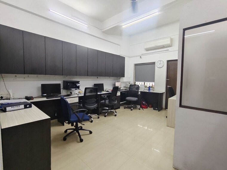 Team Area, knox-plaza Commercial Office Space 300 Sq.Ft. In Malad West Mumbai 9946506