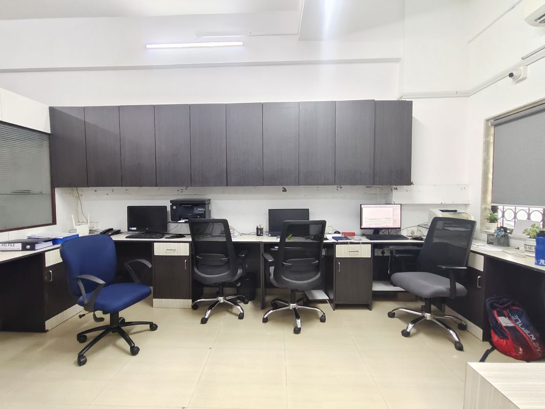 Office Space For Rent in Knox Plaza