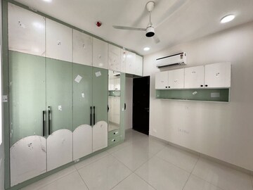 Room in 3 BHK Apartment at Aparna Zenon, Puppalaguda – for Rent