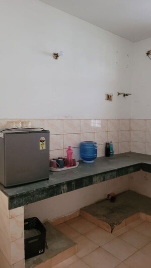 Furnished Amenities in 2 BHK Builder Floor at Palam Vihar – for Rent