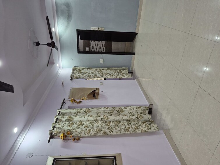 Room, mayur vihar 1 3 Bedroom 1200 Sq.Ft. Apartment In Mayur Vihar 1 Delhi 9946538