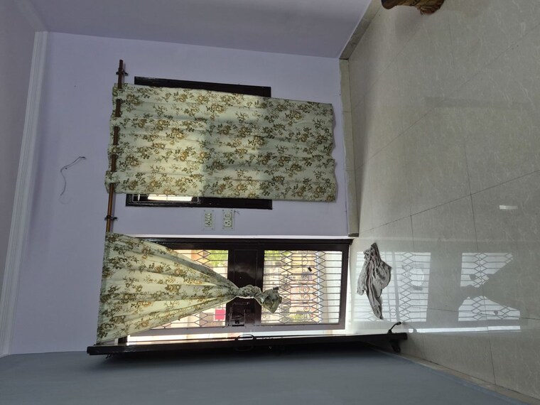 Room, mayur vihar 1 3 Bedroom 1200 Sq.Ft. Apartment In Mayur Vihar 1 Delhi 9946538