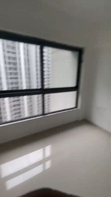 Room in 2 BHK Apartment at Kalpataru Immensa, Kolshet Road – for Rent