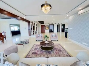 Master Bedroom in 4 BHK Builder Floor at Defence Colony – for Rent