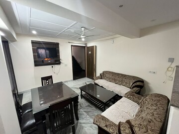 Team Area in 2 BHK Builder Floor at Sector 52 – for Rent