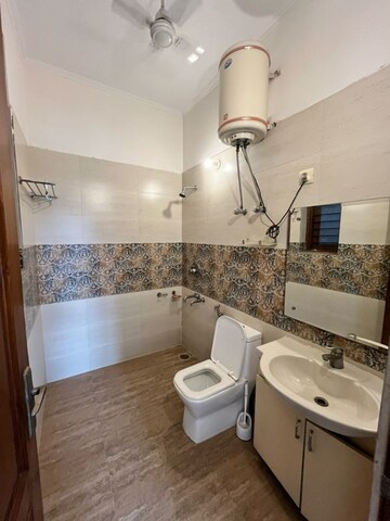 Bathroom in 2.5 BHK Builder Floor at Ansal Sushant Lok I, Sector 43 – for Rent