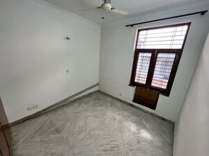 Room in 2.5 BHK Builder Floor at Ansal Sushant Lok I, Sector 43 – for Rent