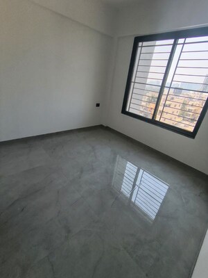 Room in 2 BHK Apartment at Unique Youtopia, Kharadi – for Rent
