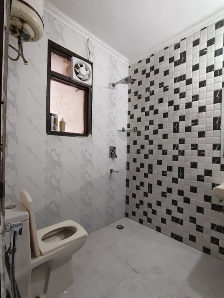 Bathroom, saket 2 Bedroom 950 Sq.Ft. Builder Floor In Saket Delhi 9946574