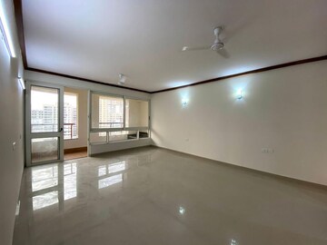 Room in 4 BHK Apartment at Parx Laureate, Sector 108 – for Rent