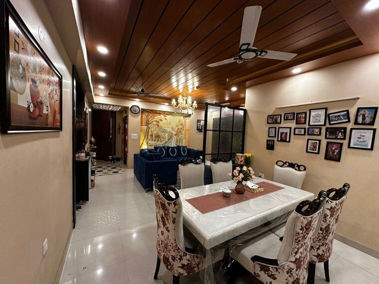Gym, parx-laureate 4 Bedroom 3850 Sq.Ft. Apartment In Sector 108 Noida 9946583