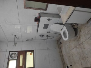 Attached Bathroom in 3 BHK Builder Floor at Sector 46 – for Rent