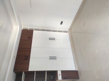 Master Bedroom in 3 BHK Builder Floor at Sector 46 – for Rent