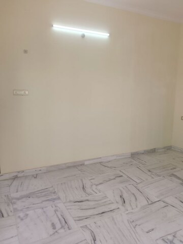 Room in 2 BHK Apartment at Narsingi – for Rent